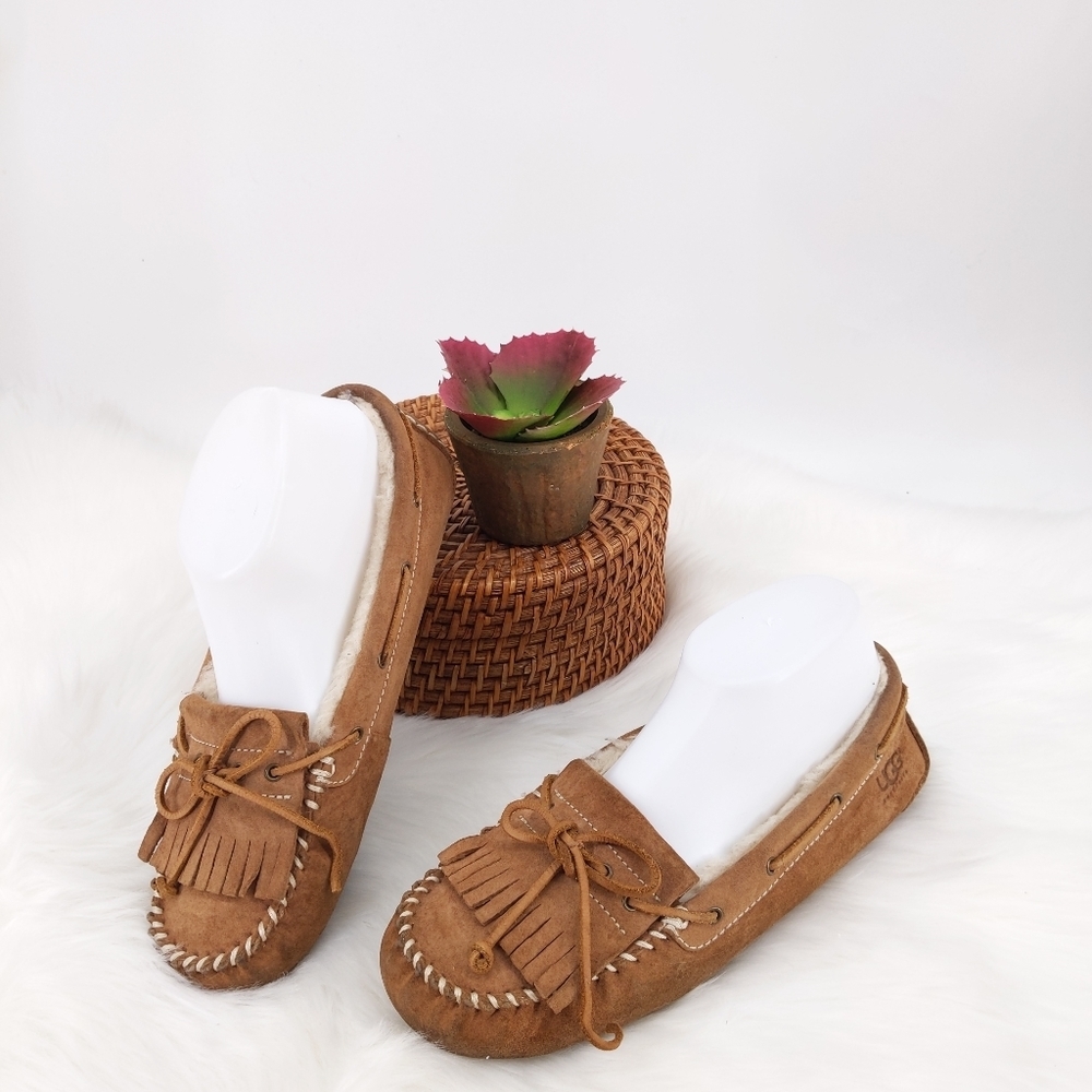 Ugg  moccasin slippers‎ size 8